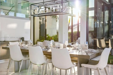 Casa en alquiler en North Miami Beach, Florida, 6 dormitorios, 453.46 m2 № 2031724 - foto 26