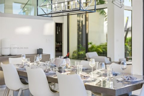 Casa en alquiler en North Miami Beach, Florida, 6 dormitorios, 453.46 m2 № 2031724 - foto 27