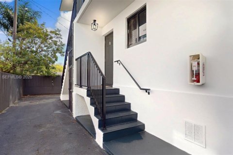 Propiedad comercial en venta en Miami, Florida, 314.01 m2 № 2020095 - foto 8