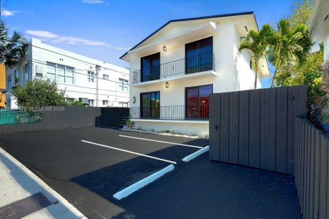 Propiedad comercial en venta en Miami, Florida, 314.01 m2 № 2020095 - foto 4