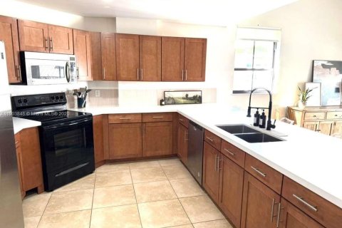 Condominio en venta en Miami, Florida, 2 dormitorios, 141.03 m2 № 2013062 - foto 3