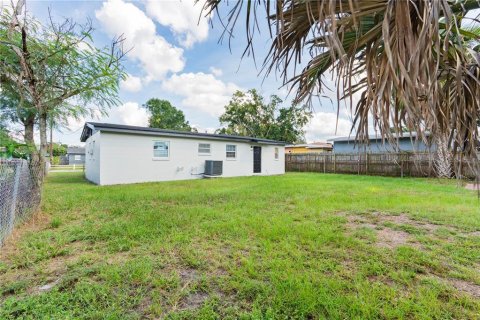 House in Tampa, Florida 3 bedrooms, 82.68 sq.m. № 2396309 - photo 26