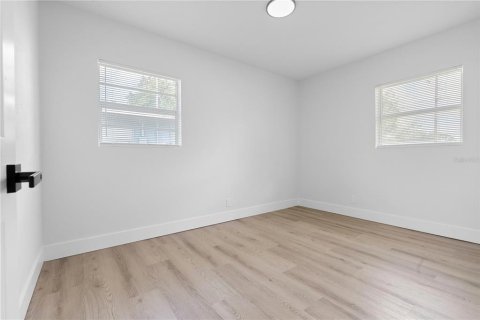 House in Tampa, Florida 3 bedrooms, 82.68 sq.m. № 2396309 - photo 20