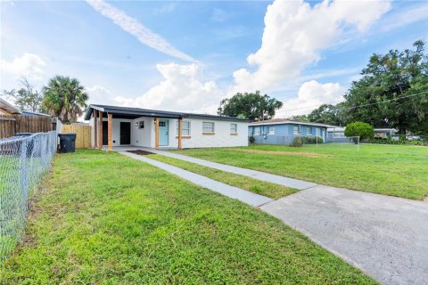 House in Tampa, Florida 3 bedrooms, 82.68 sq.m. № 2396309 - photo 5