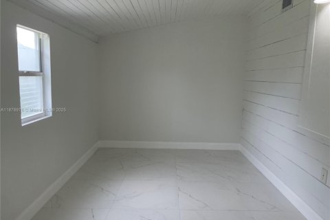 Купить виллу или дом в Майами, Флорида 3 спальни, 99.41м2, № 2043998 - фото 11