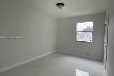 Купить виллу или дом в Майами, Флорида 3 спальни, 99.41м2, № 2043998 - фото 6