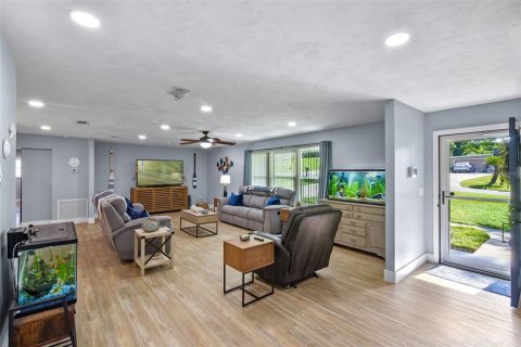 Casa en venta en Clermont, Florida, 2 dormitorios, 133.31 m2 № 1894975 - foto 6
