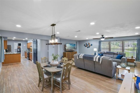 Casa en venta en Clermont, Florida, 2 dormitorios, 133.31 m2 № 1894975 - foto 16