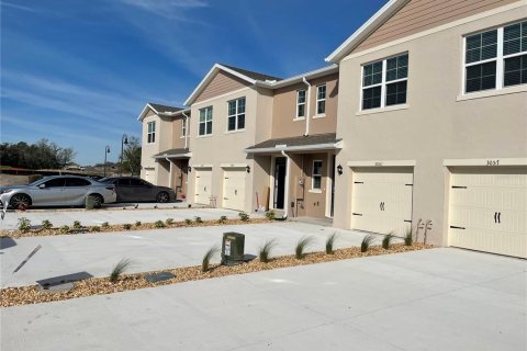 Townhouse in Davenport, Florida 3 bedrooms, 140.75 sq.m. № 2200985 - photo 2