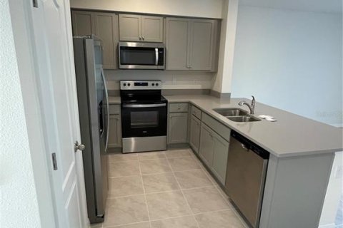 Townhouse in Davenport, Florida 3 bedrooms, 140.75 sq.m. № 2200985 - photo 4