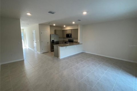 Townhouse in Davenport, Florida 3 bedrooms, 140.75 sq.m. № 2200985 - photo 9