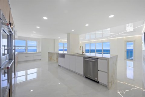 Copropriété à vendre à Fort Lauderdale, Floride: 2 chambres, 175.68 m2 № 2005950 - photo 2