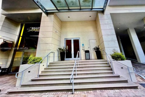 Снять в аренду кондоминиум в Майами, Флорида 1 спальня, 78.32м2, № 2048432 - фото 3