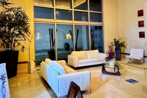 Снять в аренду кондоминиум в Майами, Флорида 1 спальня, 78.32м2, № 2048432 - фото 9