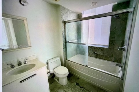Снять в аренду кондоминиум в Майами, Флорида 1 спальня, 78.32м2, № 2048432 - фото 19
