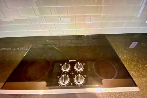 Снять в аренду кондоминиум в Майами, Флорида 1 спальня, 78.32м2, № 2048432 - фото 17