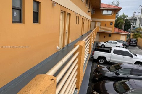 Condominio en venta en Hialeah Gardens, Florida, 2 dormitorios, 95.22 m2 № 1933528 - foto 6