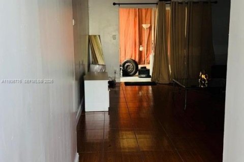 Copropriété à vendre à Lauderdale Lakes, Floride: 2 chambres, 87.7 m2 № 1998456 - photo 2