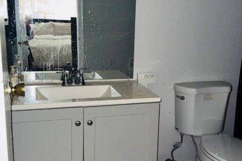 Copropriété à vendre à Lauderdale Lakes, Floride: 2 chambres, 87.7 m2 № 1998456 - photo 9