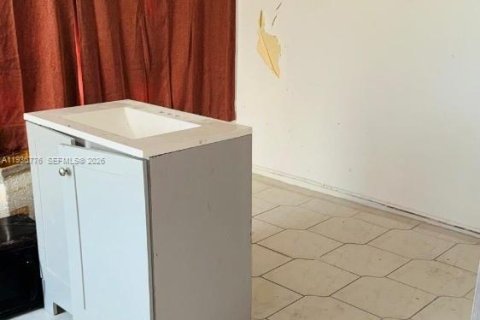 Copropriété à vendre à Lauderdale Lakes, Floride: 2 chambres, 87.7 m2 № 1998456 - photo 18