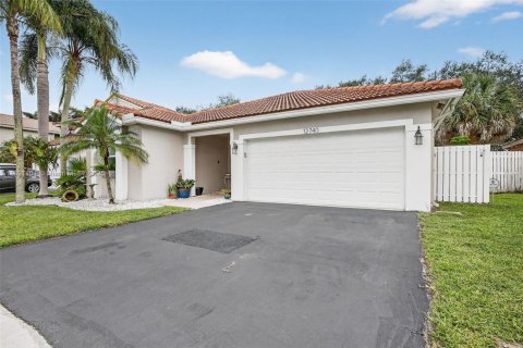 Villa ou maison à vendre à Sunrise, Floride: 3 chambres, 160.44 m2 № 1950103 - photo 2