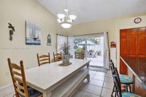 Villa ou maison à vendre à Sunrise, Floride: 3 chambres, 160.44 m2 № 1950103 - photo 25