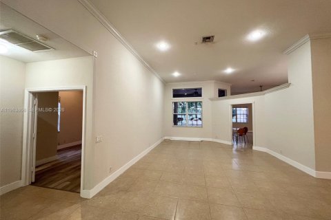 Villa ou maison à louer à Weston, Floride: 4 chambres, 280.47 m2 № 2026005 - photo 9
