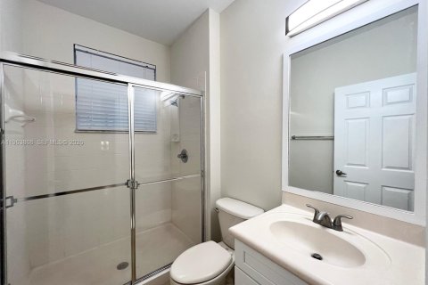 Villa ou maison à louer à Weston, Floride: 4 chambres, 280.47 m2 № 2026005 - photo 25