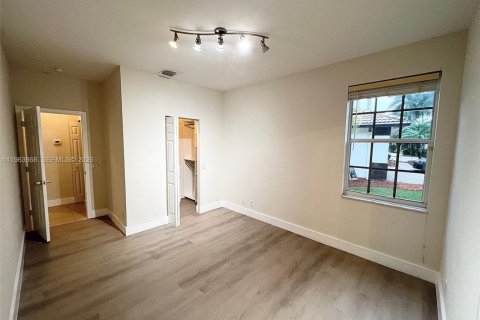 Villa ou maison à louer à Weston, Floride: 4 chambres, 280.47 m2 № 2026005 - photo 18