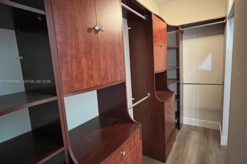 Villa ou maison à louer à Weston, Floride: 4 chambres, 280.47 m2 № 2026005 - photo 16