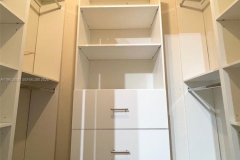 Villa ou maison à louer à Weston, Floride: 4 chambres, 280.47 m2 № 2026005 - photo 19