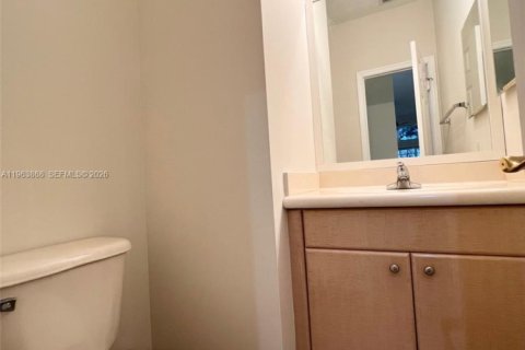 Villa ou maison à louer à Weston, Floride: 4 chambres, 280.47 m2 № 2026005 - photo 26