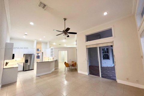 Villa ou maison à louer à Weston, Floride: 4 chambres, 280.47 m2 № 2026005 - photo 6