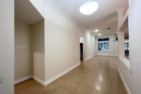 Villa ou maison à louer à Weston, Floride: 4 chambres, 280.47 m2 № 2026005 - photo 8