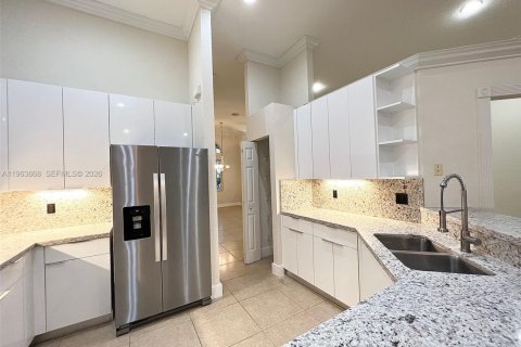 Villa ou maison à louer à Weston, Floride: 4 chambres, 280.47 m2 № 2026005 - photo 3