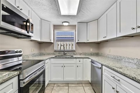 Villa ou maison à vendre à Port Richey, Floride: 3 chambres, 90.67 m2 № 1913660 - photo 10