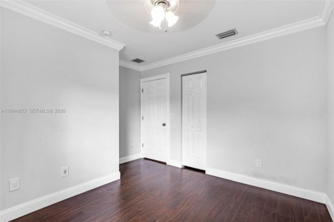 House in Coral Springs, Florida 4 bedrooms, 171.4 sq.m. № 2063178 - photo 20