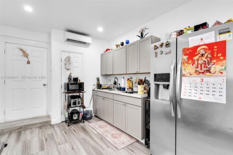 House in Coral Springs, Florida 4 bedrooms, 171.4 sq.m. № 2063178 - photo 25