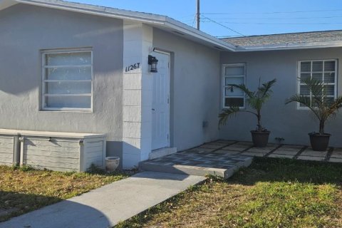 Villa ou maison à Sweetwater, Floride 3 chambres, 159.98 m2 № 2146517