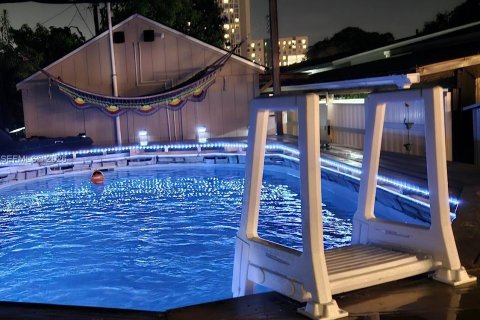 Villa ou maison à louer à Sweetwater, Floride: 3 chambres, 159.98 m2 № 2146517 - photo 7