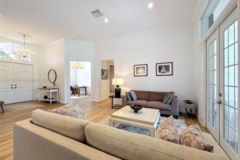 House in Davie, Florida 4 bedrooms, 315.5 sq.m. № 1800818 - photo 9