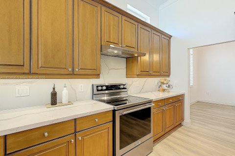 House in Davie, Florida 4 bedrooms, 315.5 sq.m. № 1800818 - photo 14