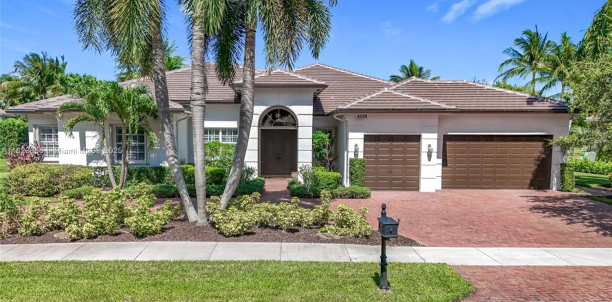 House in Davie, Florida 4 bedrooms, 315.5 sq.m. № 1800818
