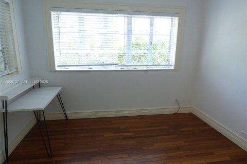 Casa en alquiler en Coral Gables, Florida, 3 dormitorios, 138.98 m2 № 2011116 - foto 16