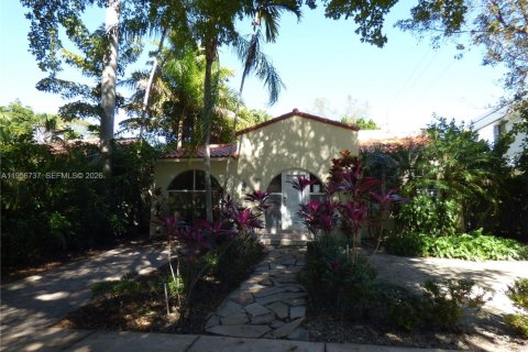 Casa en alquiler en Coral Gables, Florida, 3 dormitorios, 138.98 m2 № 2011116 - foto 2