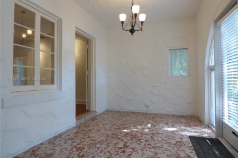 Casa en alquiler en Coral Gables, Florida, 3 dormitorios, 138.98 m2 № 2011116 - foto 6