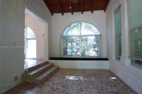 Casa en alquiler en Coral Gables, Florida, 3 dormitorios, 138.98 m2 № 2011116 - foto 5