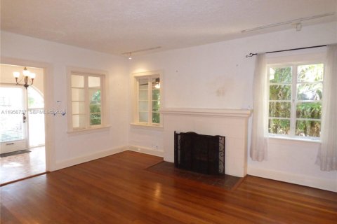 Casa en alquiler en Coral Gables, Florida, 3 dormitorios, 138.98 m2 № 2011116 - foto 7