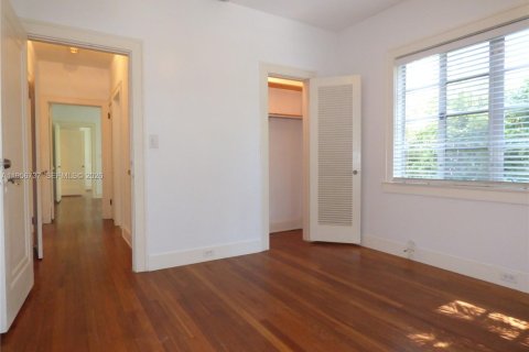 Casa en alquiler en Coral Gables, Florida, 3 dormitorios, 138.98 m2 № 2011116 - foto 19