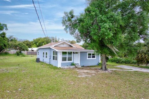 House in Avon Park, Florida 3 bedrooms, 124.67 sq.m. № 2205540